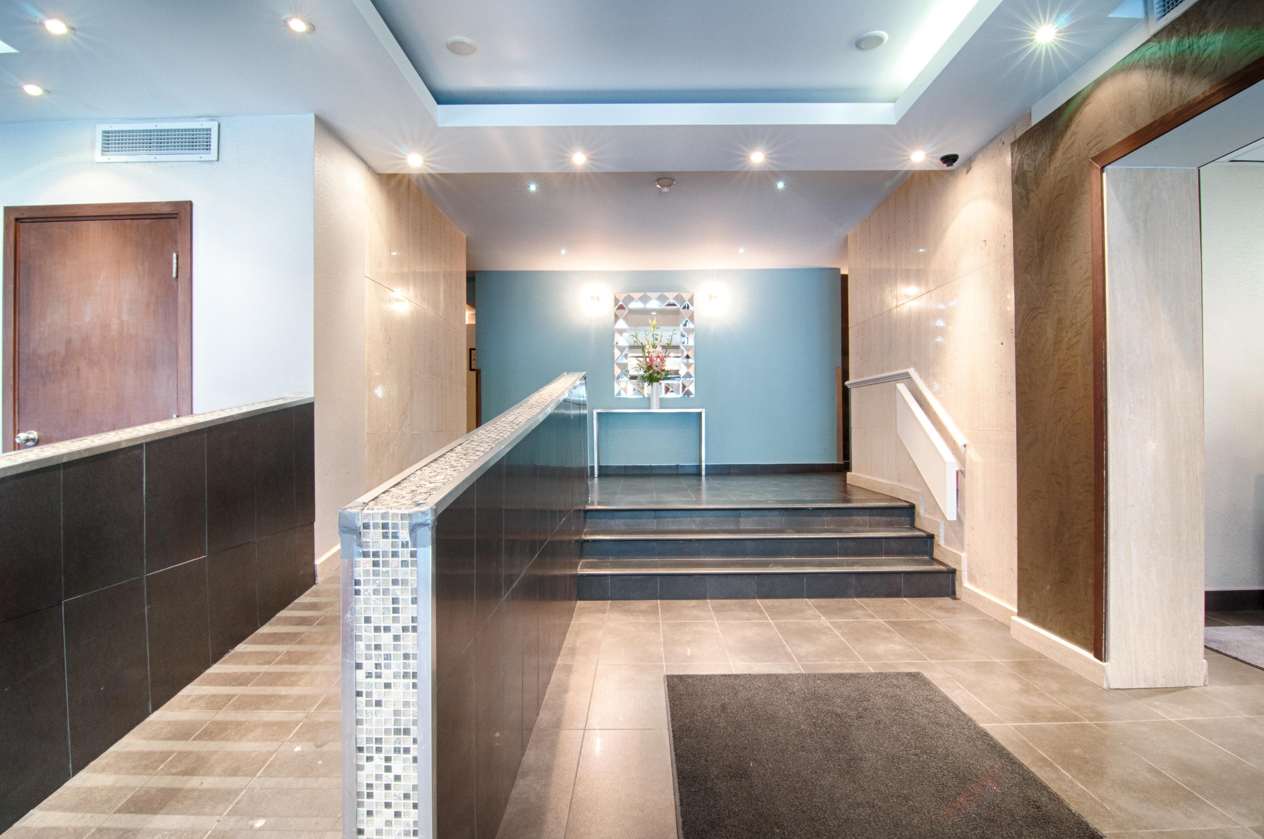 La Tour Belvedѐre Hotell Montréal Exteriör bild