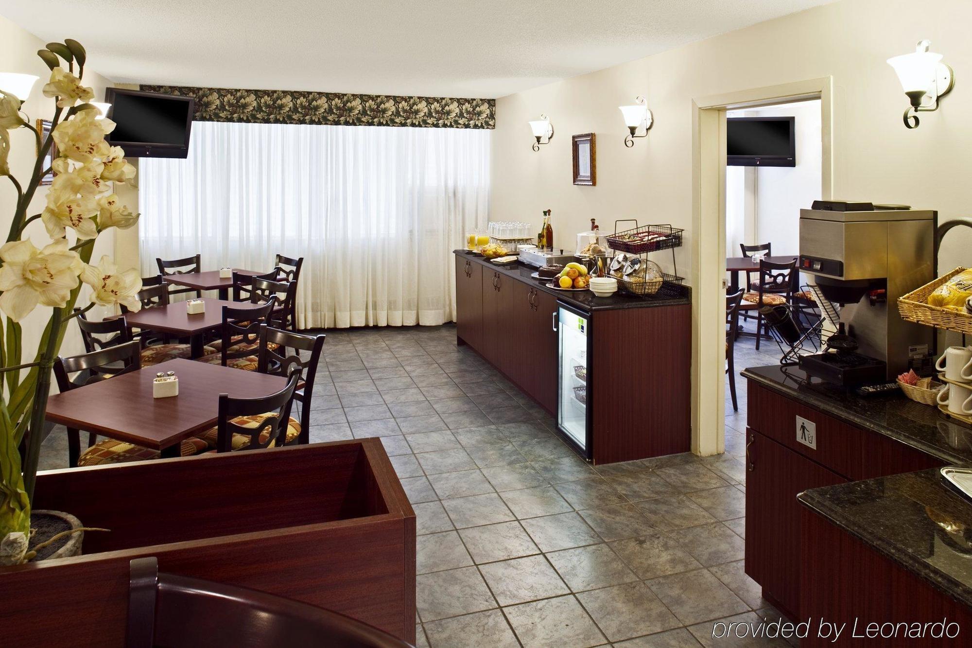 La Tour Belvedѐre Hotell Montréal Restaurang bild